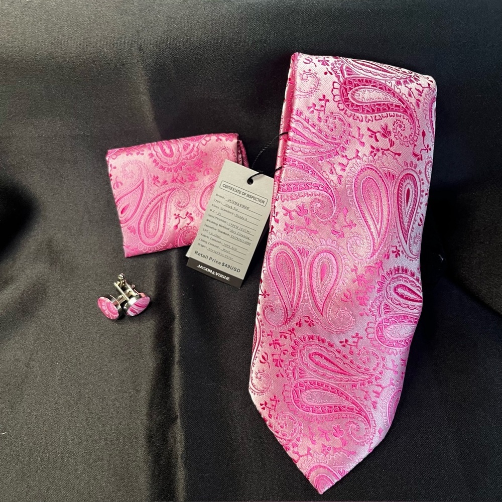 NWT- Silk Pink Paisley Tie Set - Tie, Pocket Square & Cufflinks